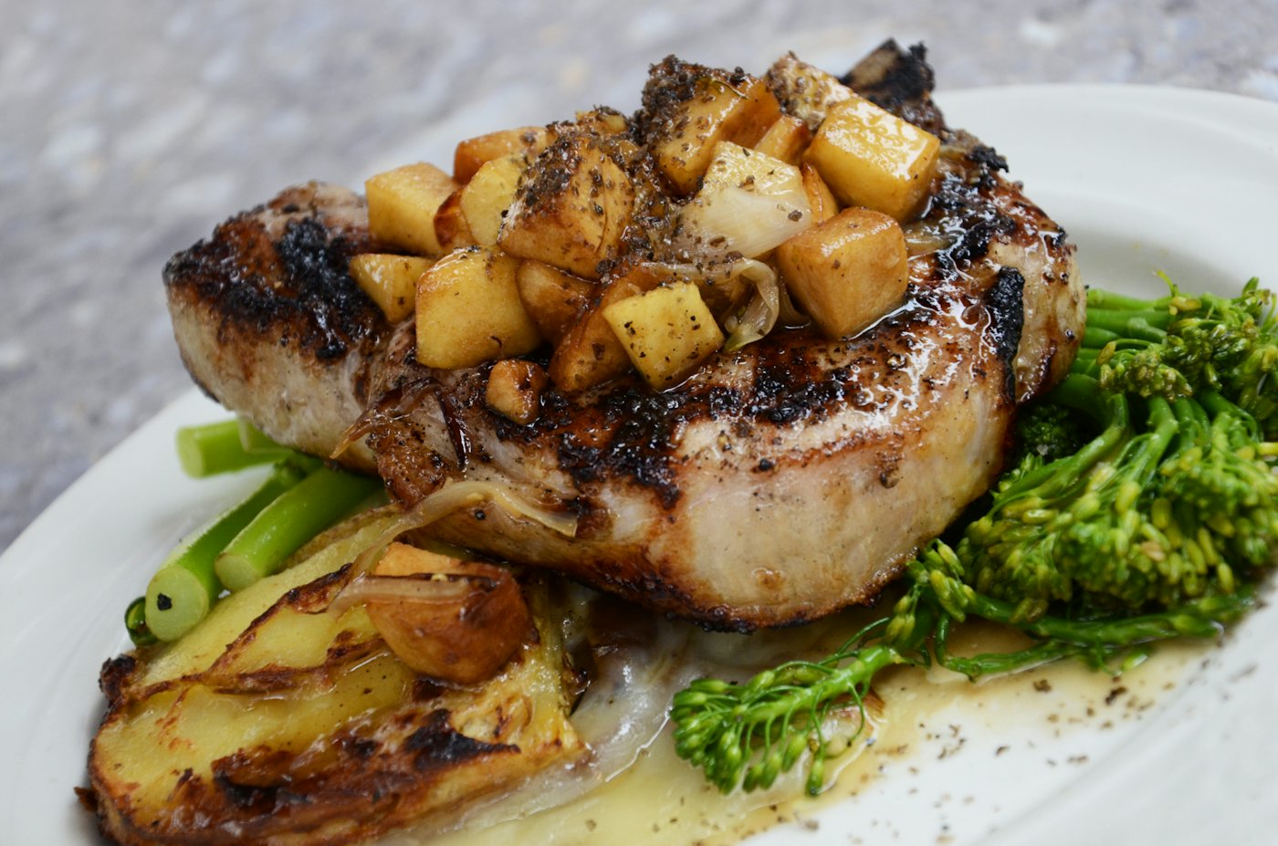 Côte de porc grillée